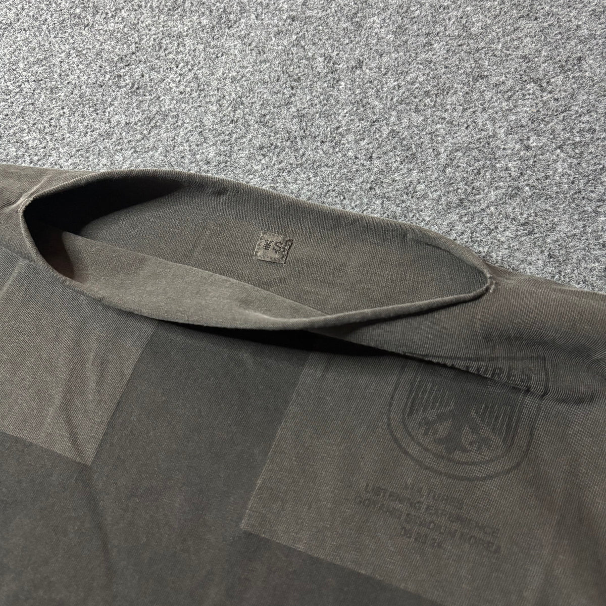 Yeezy vultures grey cross tee