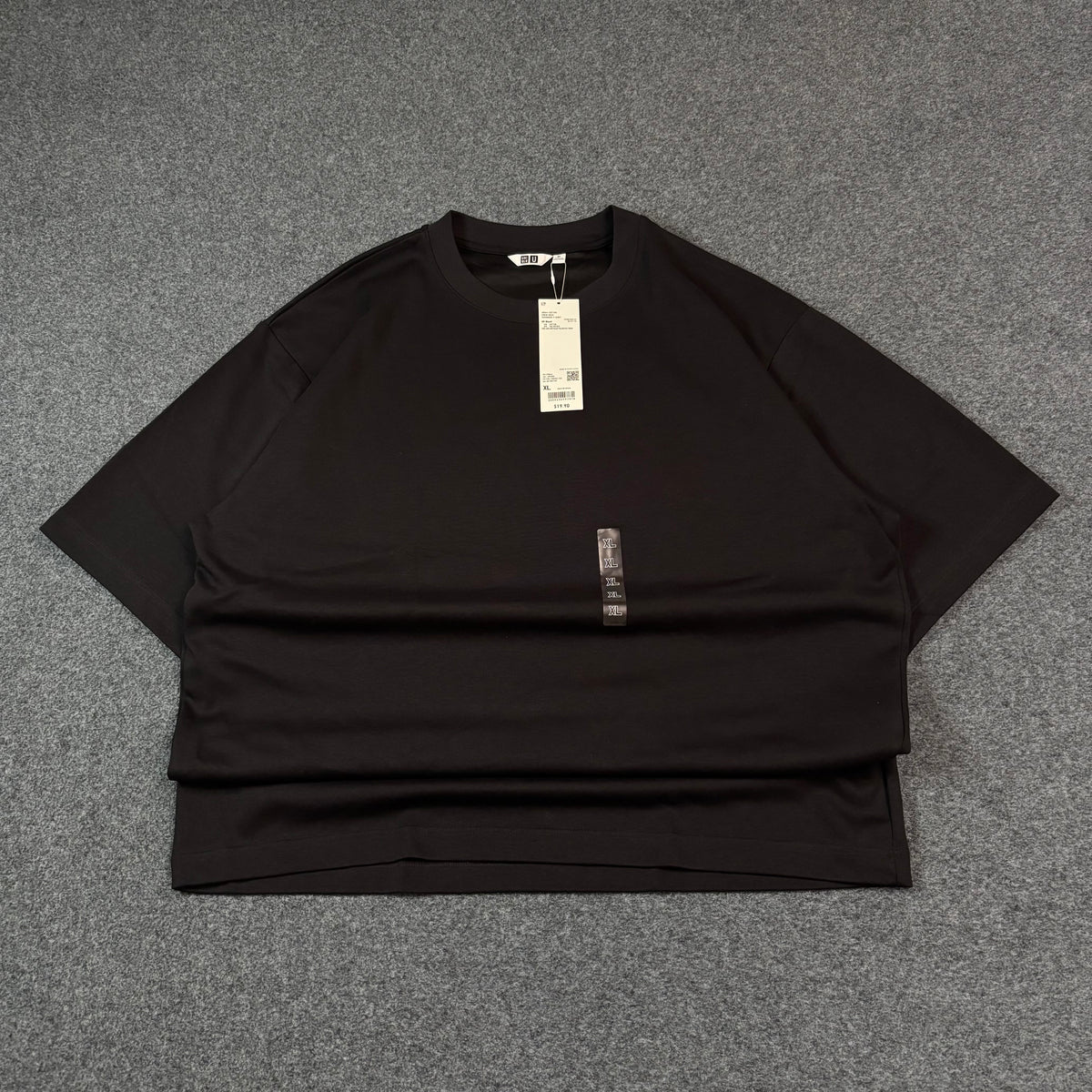 Uniqlo Airsm oversized black tee
