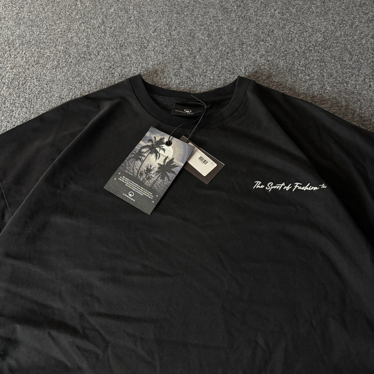 Unknwn the sport of fashion script tee black