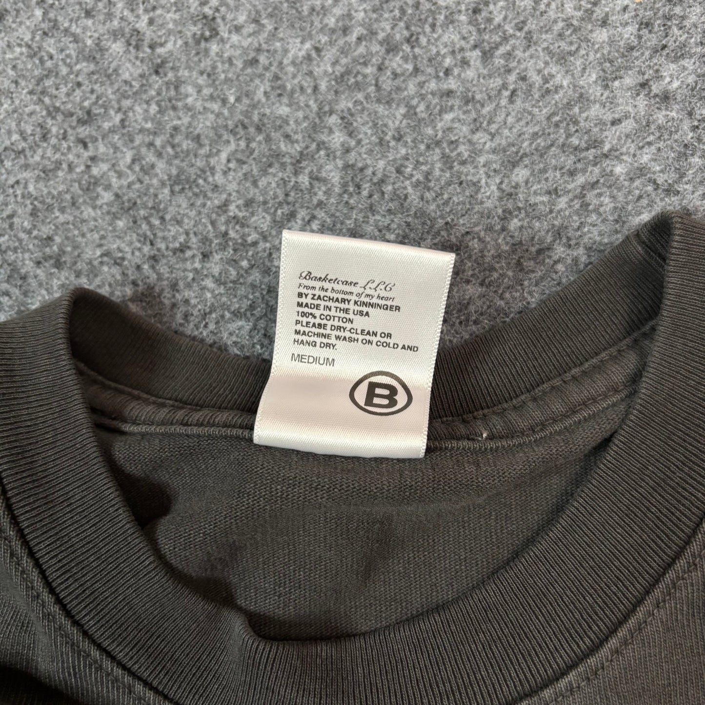 Basketcase screamer tee faded black