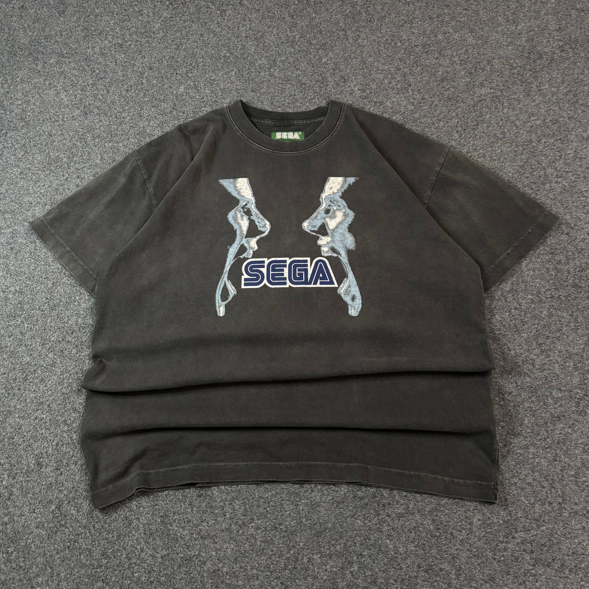 Hidden x Sega Dreamcast tee washed black