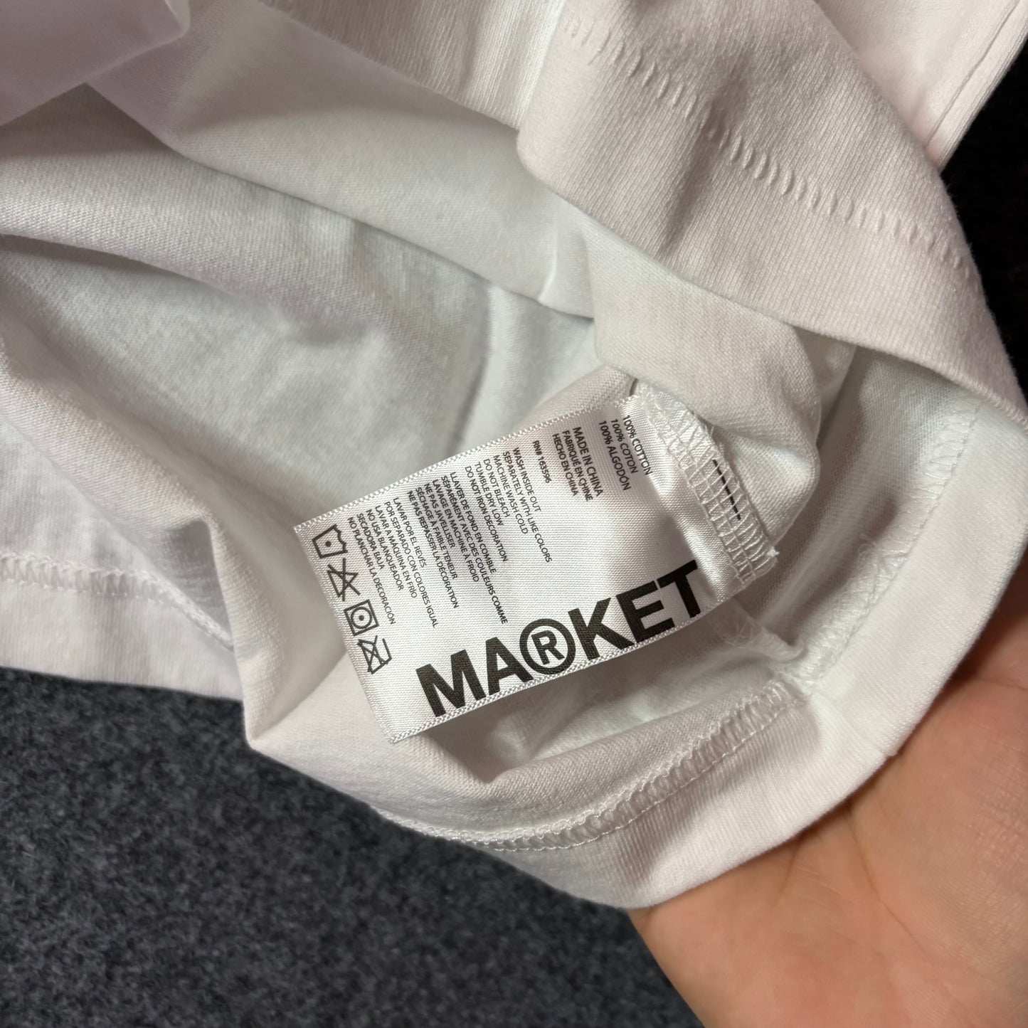 Market studios des bear tee