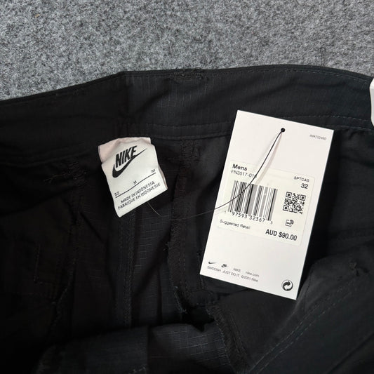 Nike cargo shorts black