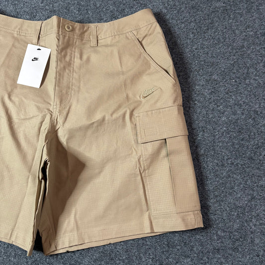 Nike cargo khaki short
