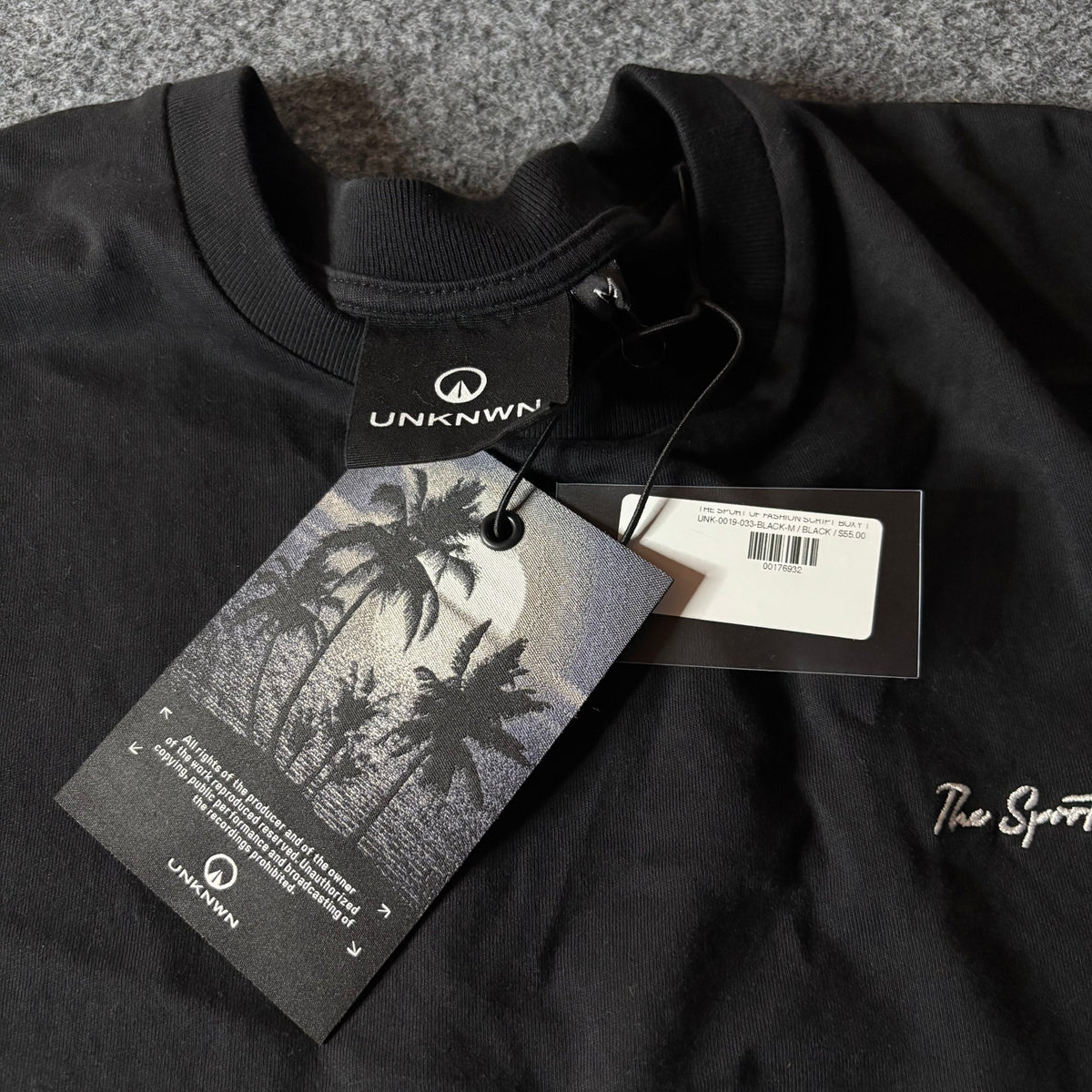 Unknwn the sport of fashion script tee black
