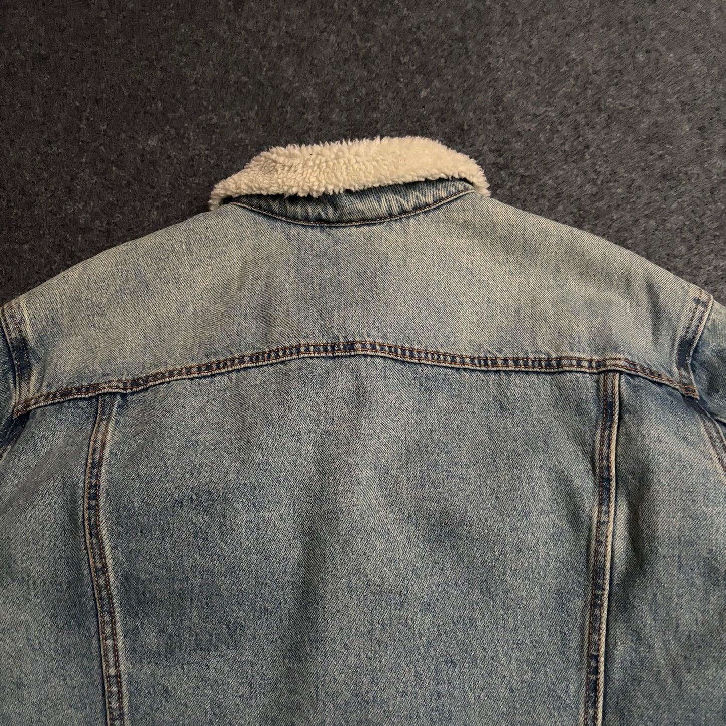 Levis fur denim jacket light blue