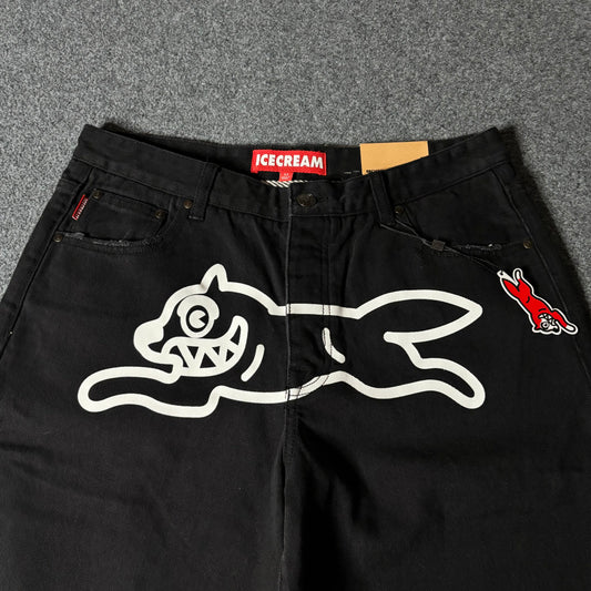 Ice Cream running dog strawberry fit straight leg black denim short