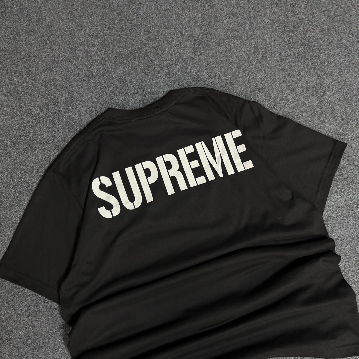 Supreme world famous tee black