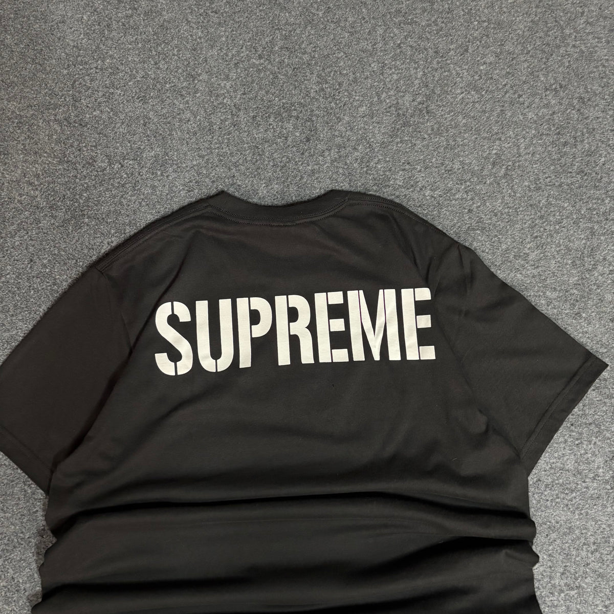 Supreme world famous tee black