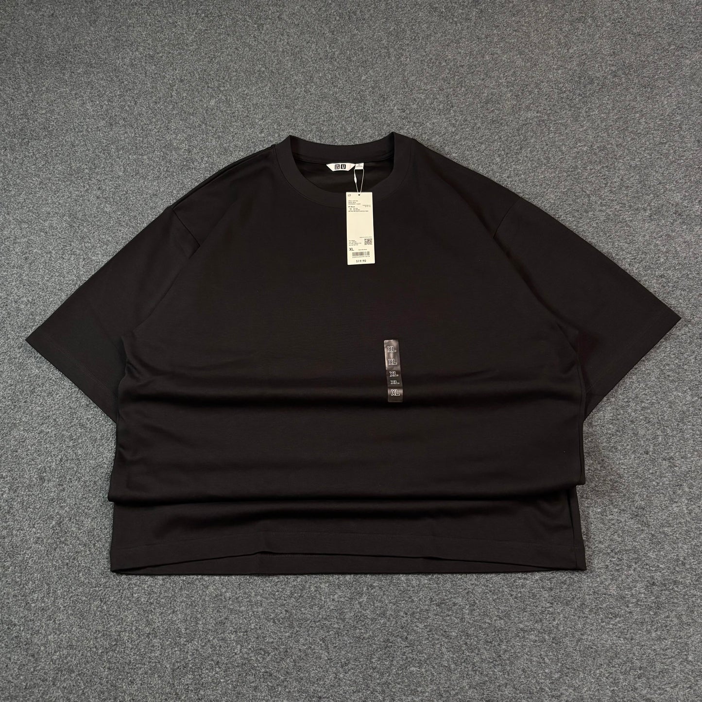 Uniqlo Airsm oversized black tee
