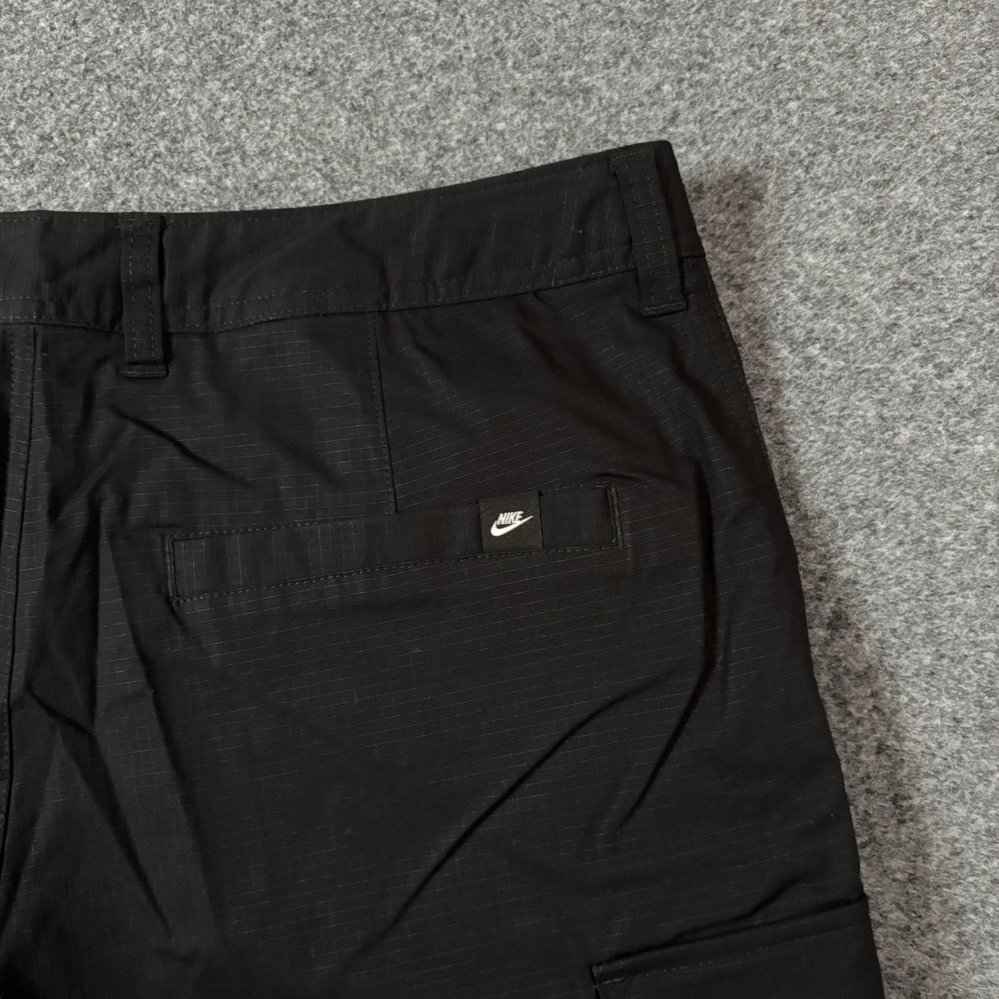 Nike cargo shorts black