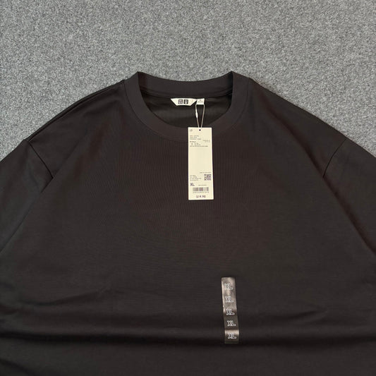 Uniqlo Airsm oversized black tee