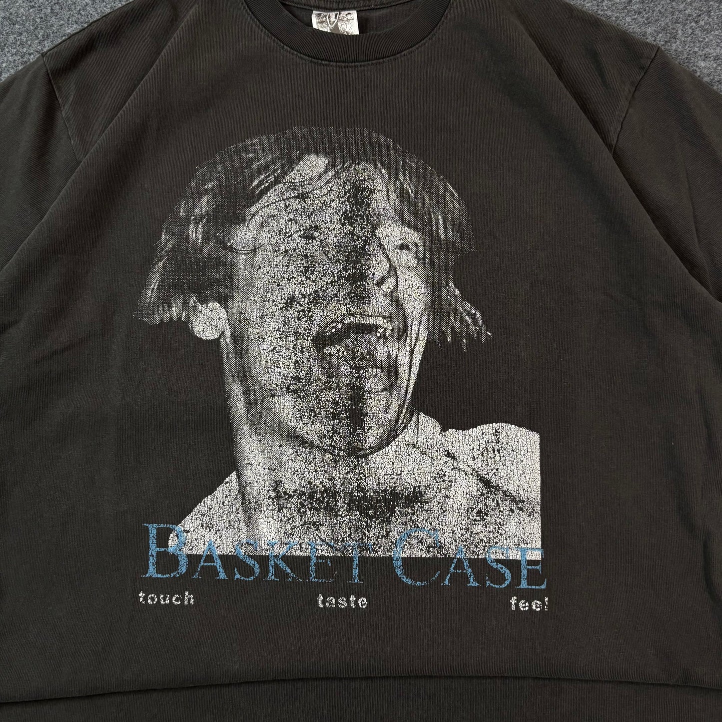 Basketcase screamer tee faded black