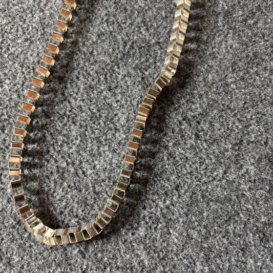 Ninth Hall box pocket chain