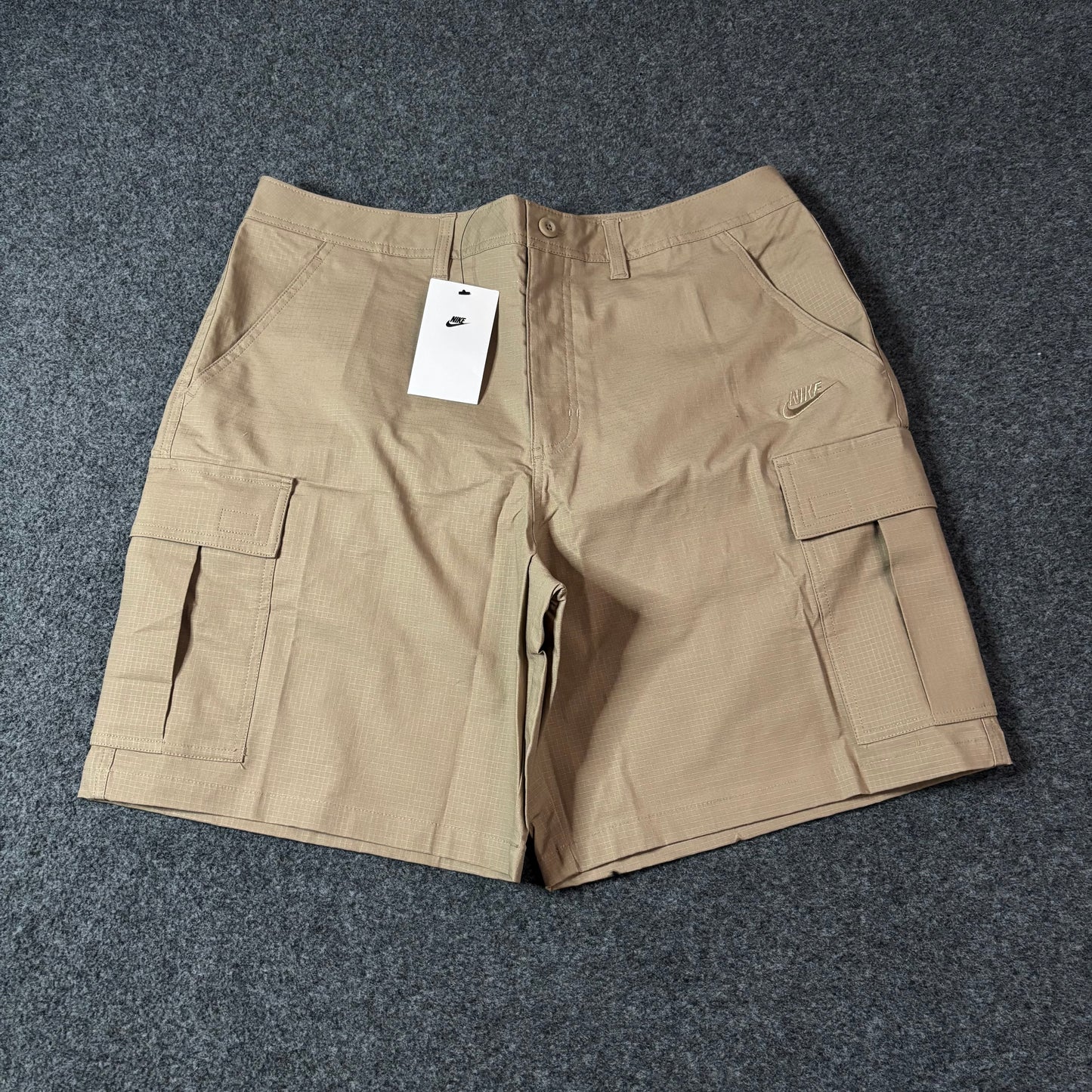 Nike cargo khaki short