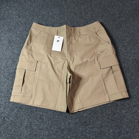 Nike cargo khaki short