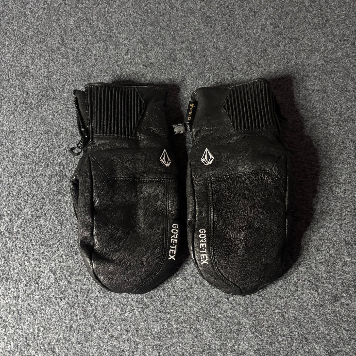Volcom x Goretex leather gloves