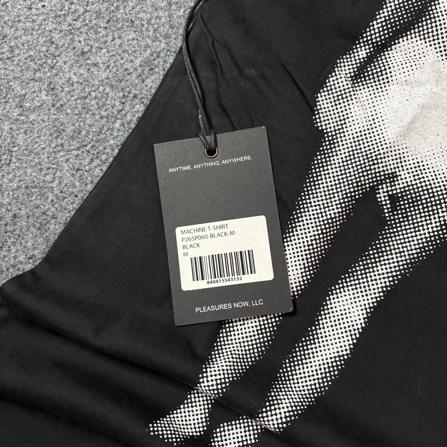 Pleasures machine tee black