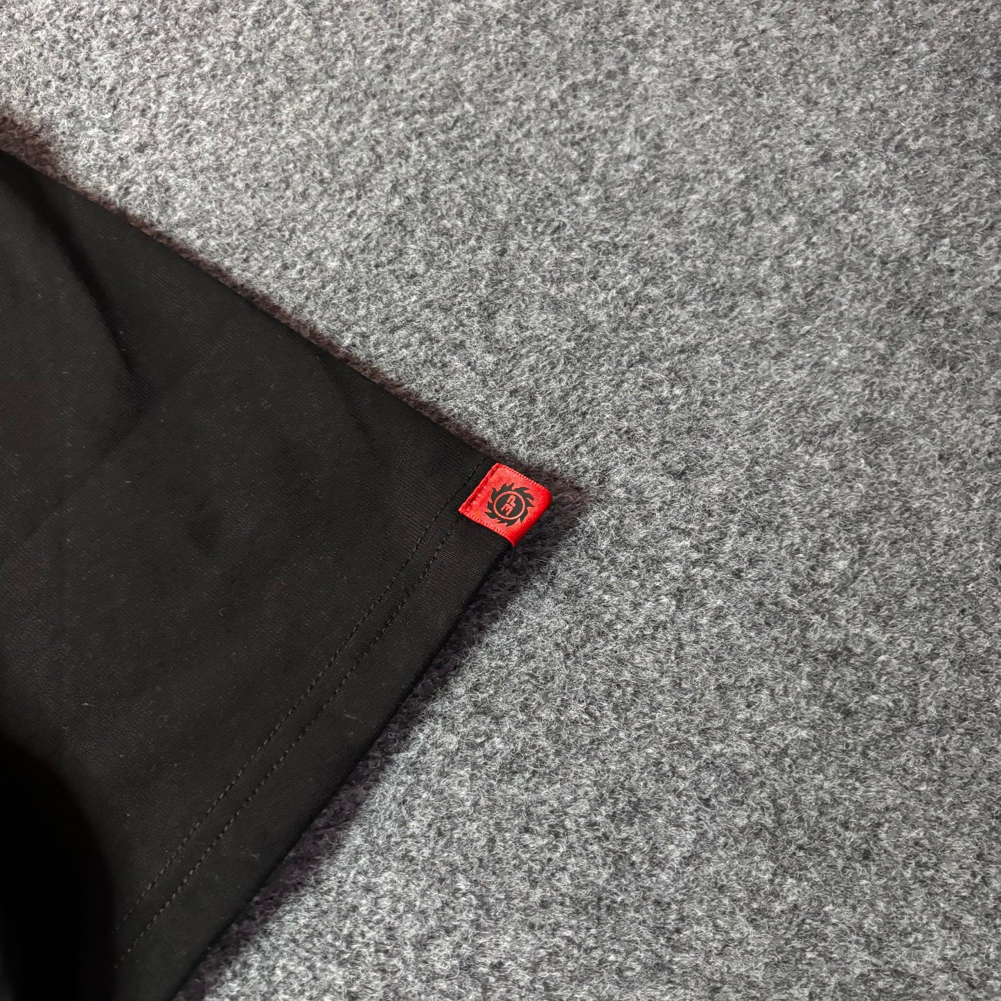 Broken Planet rents due black tee