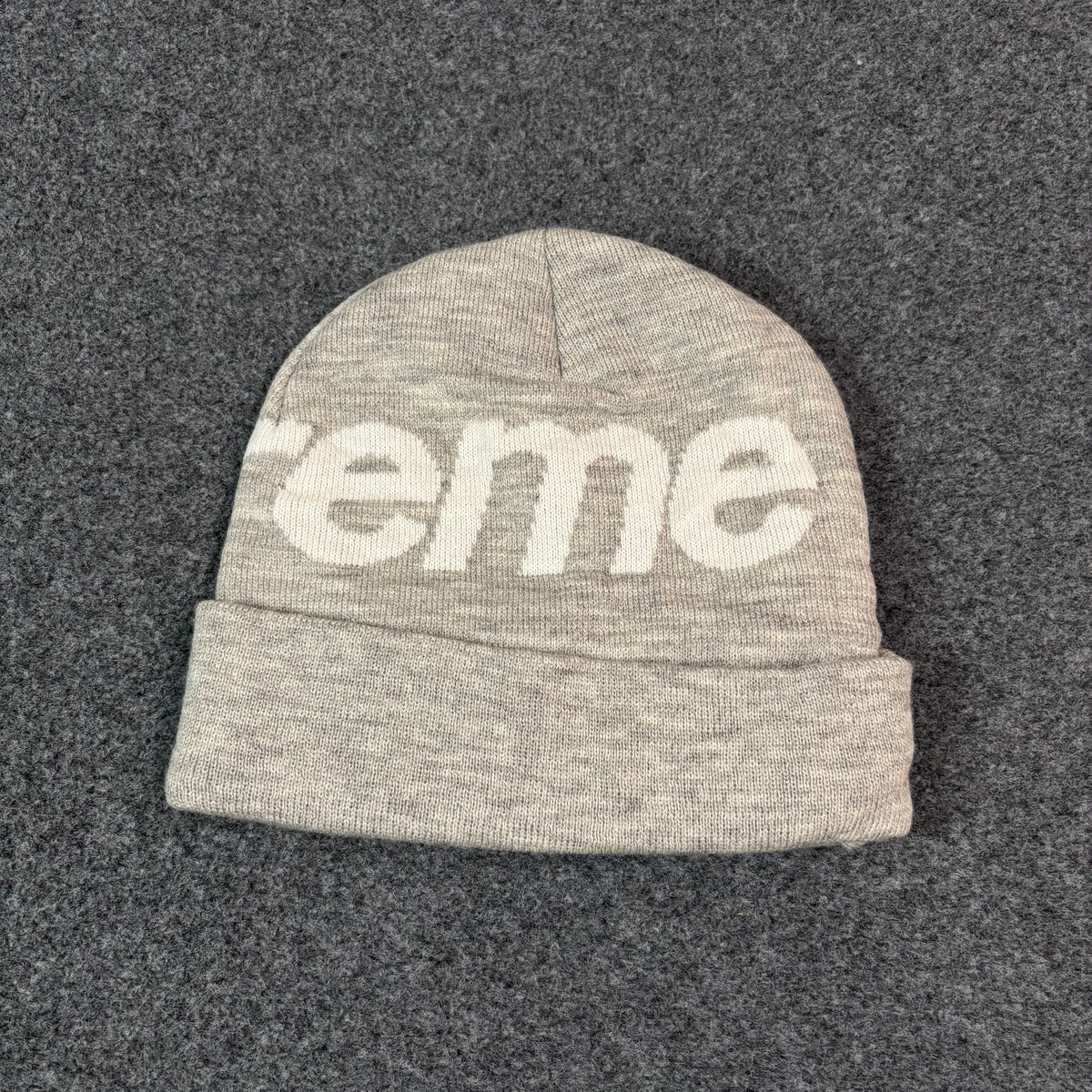 Supreme big logo beanie grey