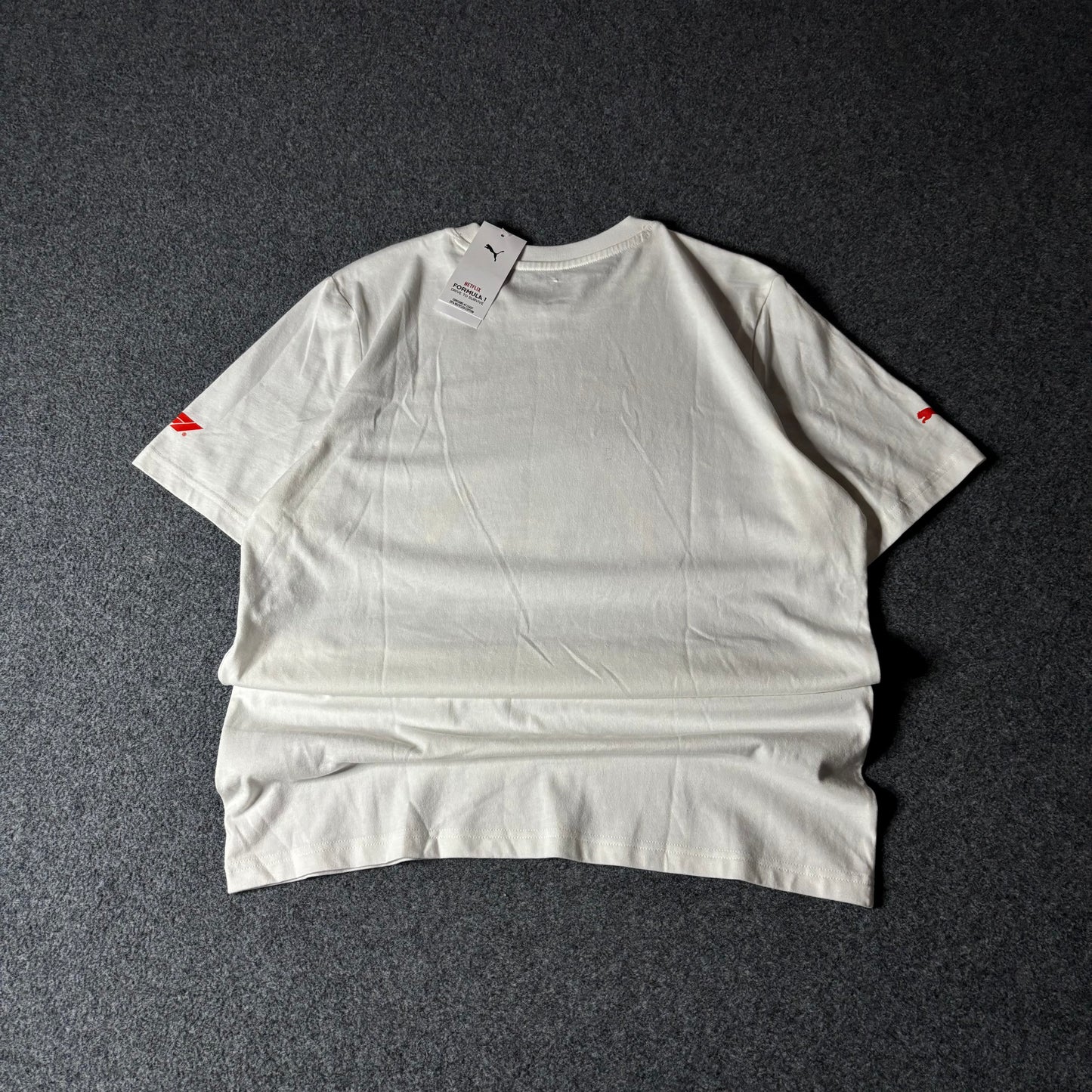 Puma x Fórmula 1 drive to survive tee