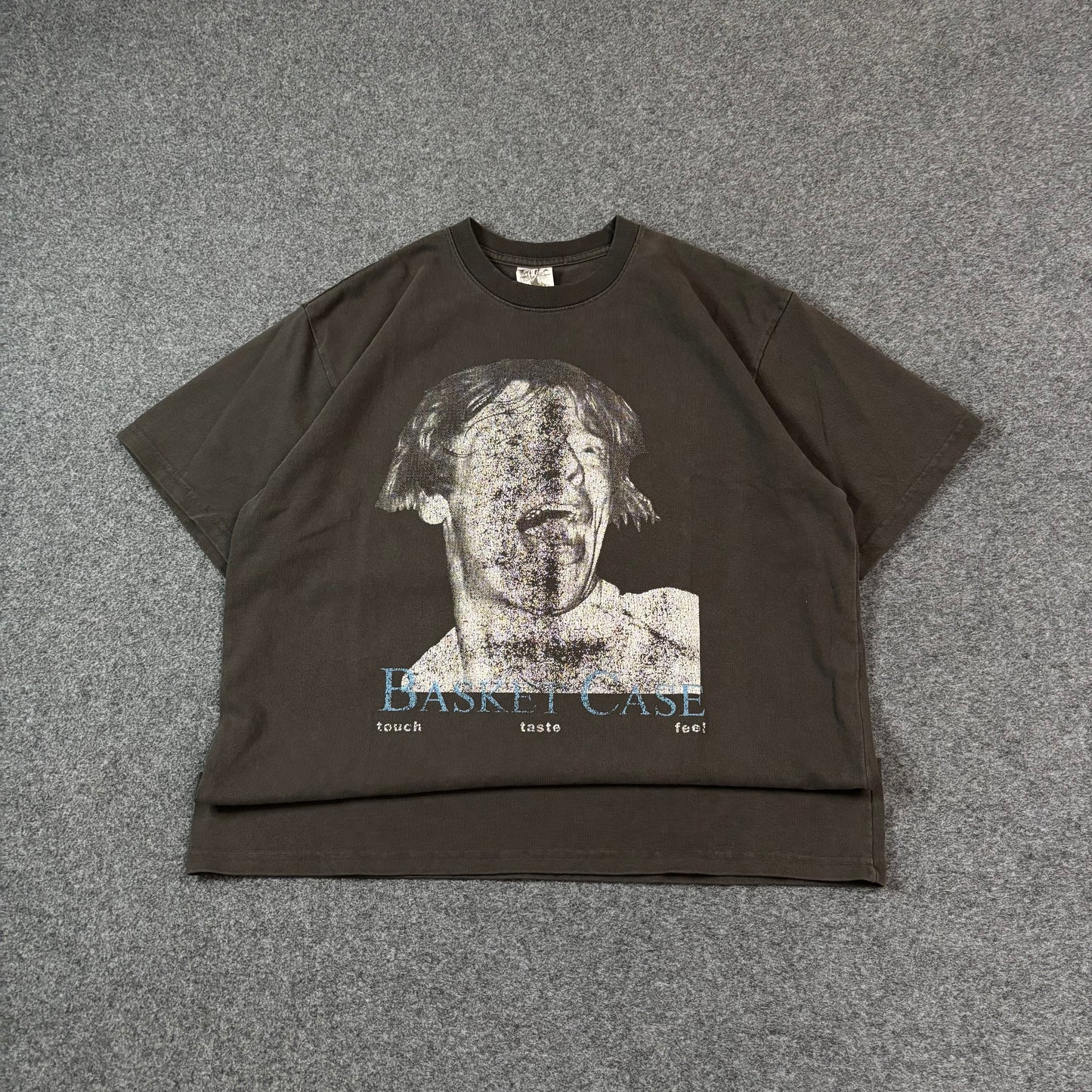 Basketcase screamer tee faded black