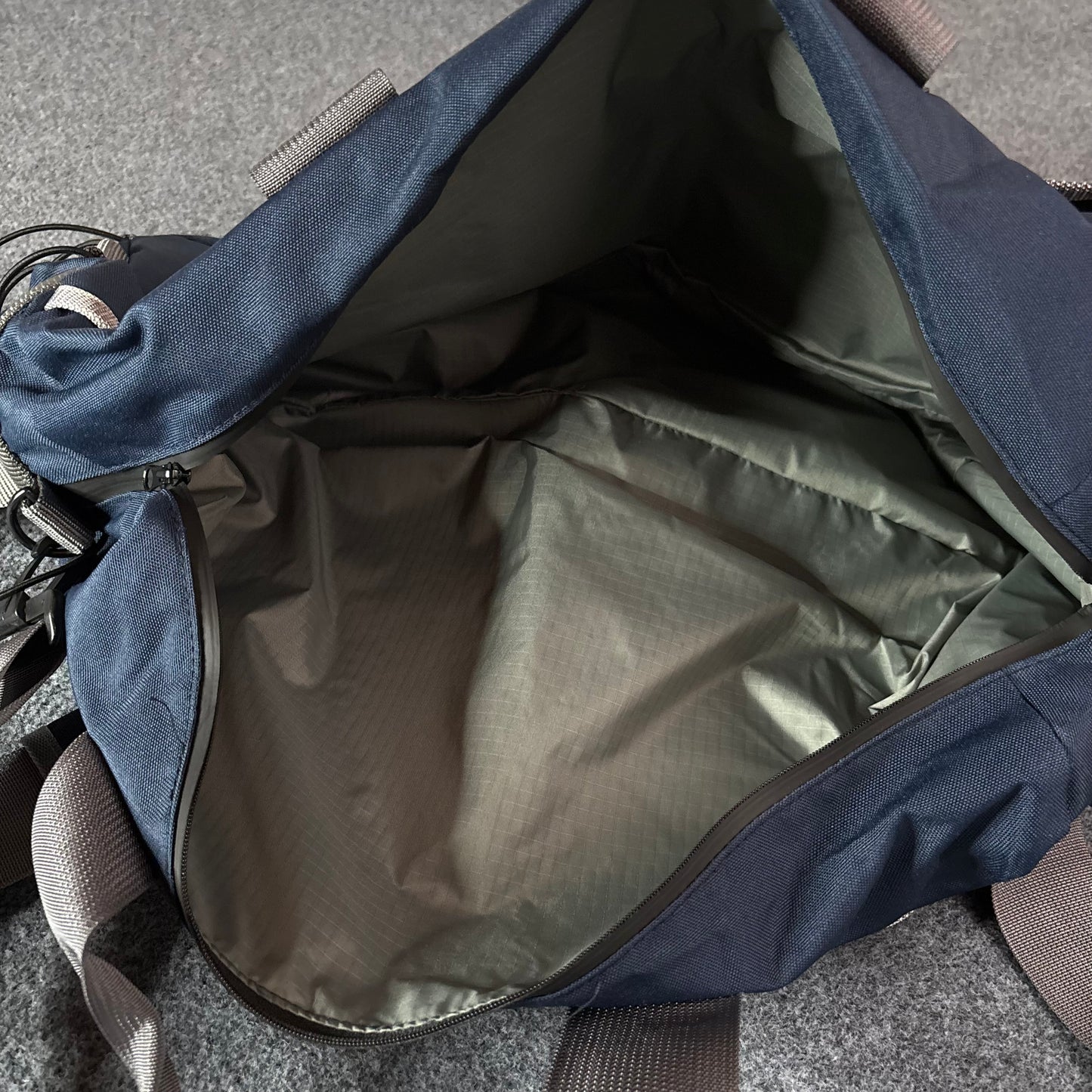 Hidden NY x Asics duffle bag blue