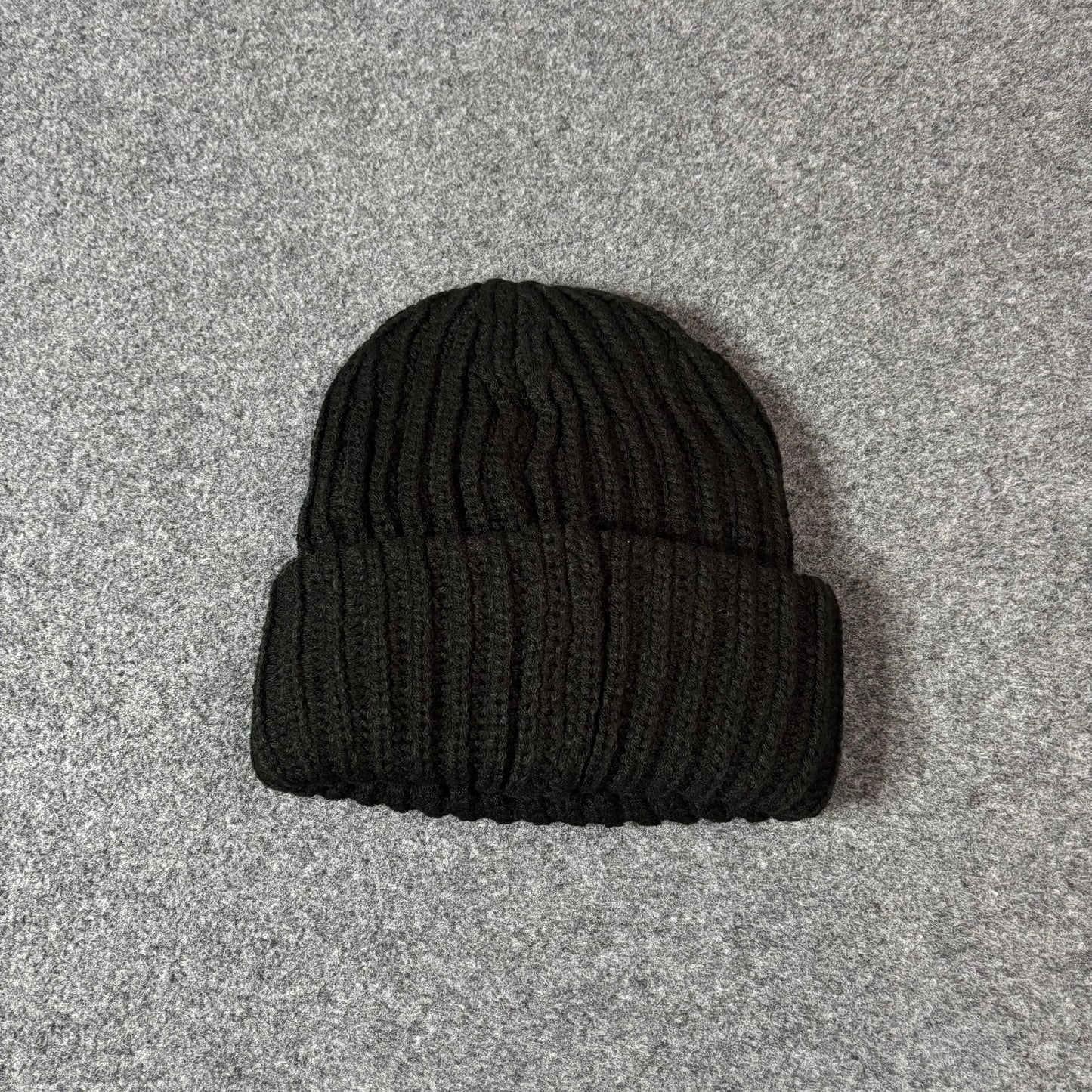 Supreme ribbed classic logo beanie black