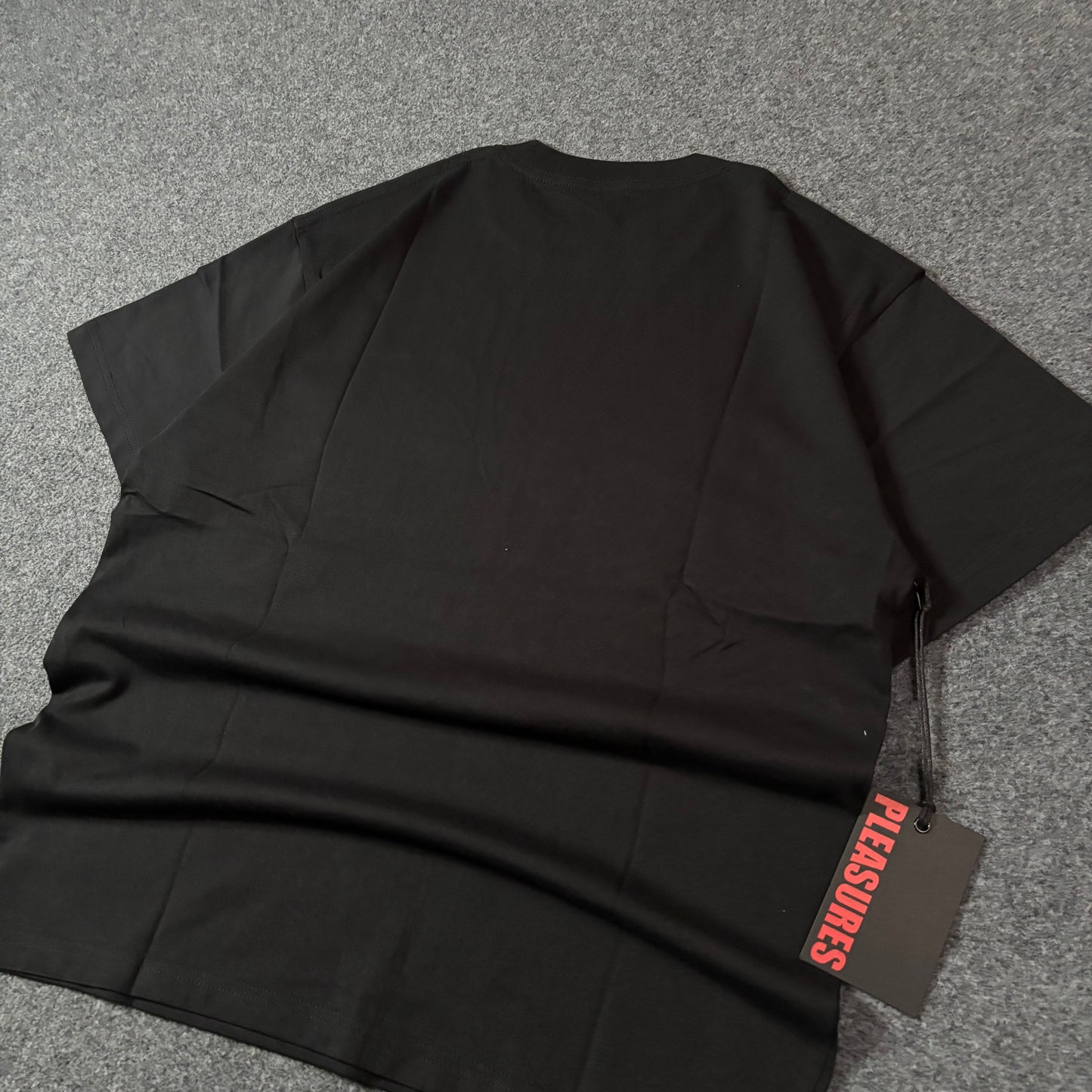 Pleasures machine tee black