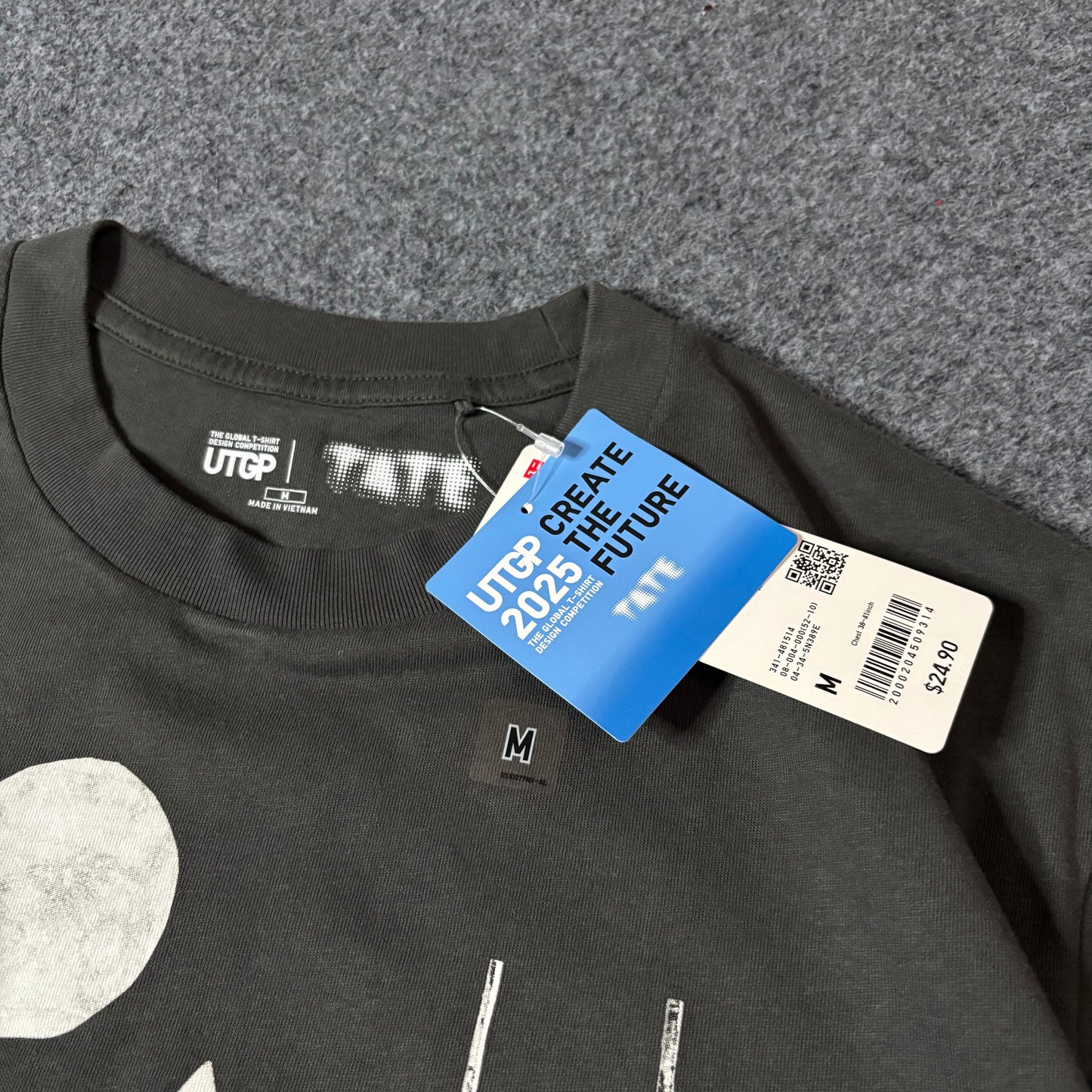 Uniqlo tate tee