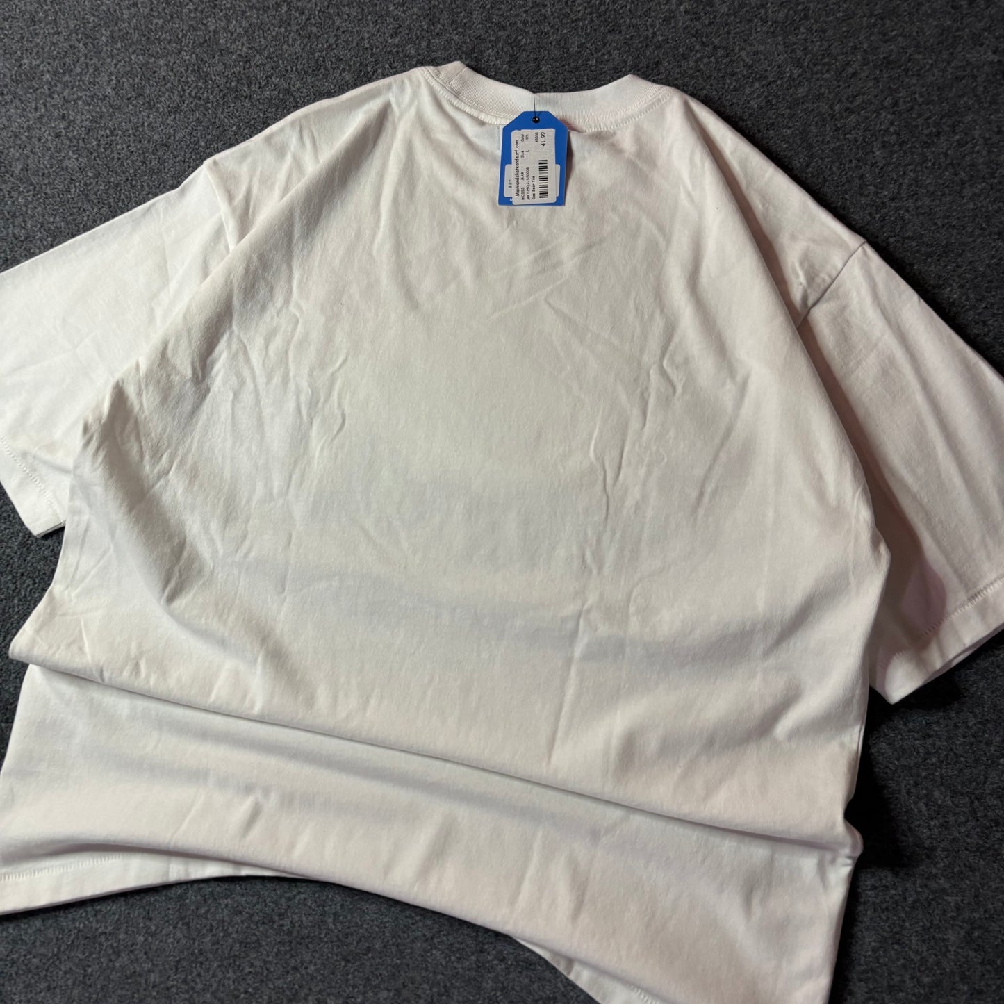 Market studios des bear tee