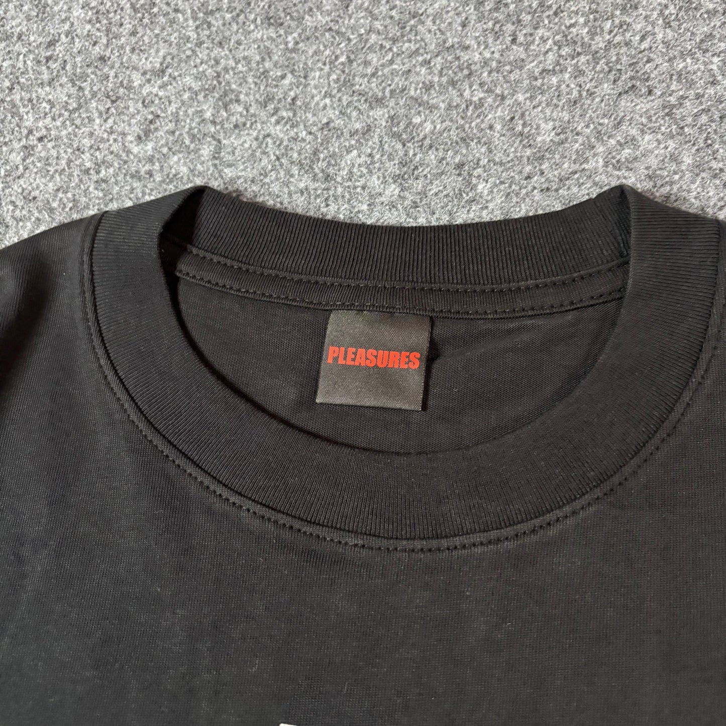 Pleasures machine tee black