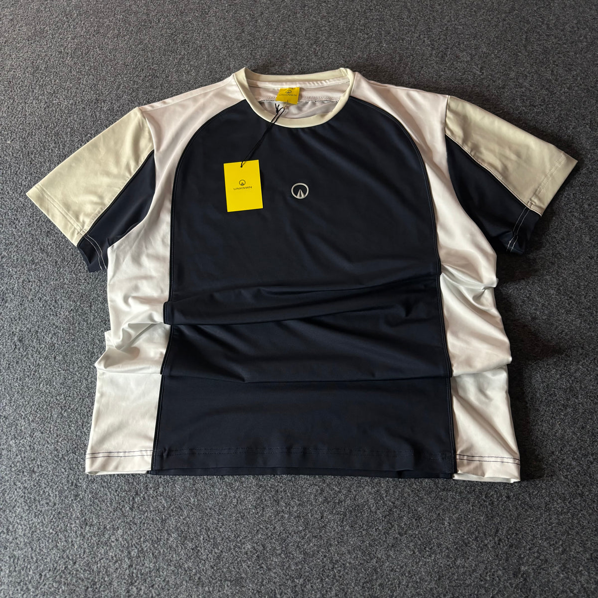 Unknwn sports arch shirt
