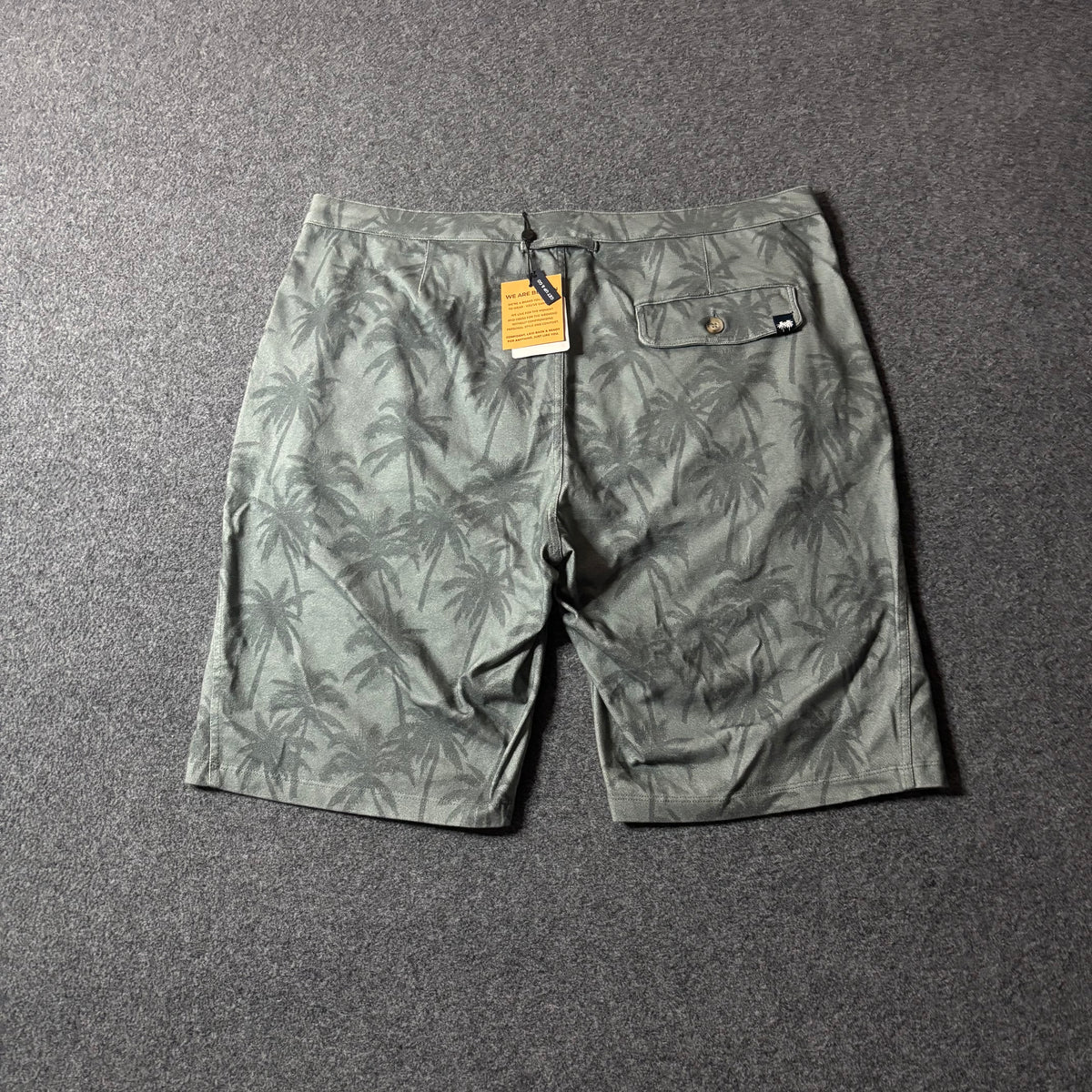 Benson 36 eagle green palm shorts