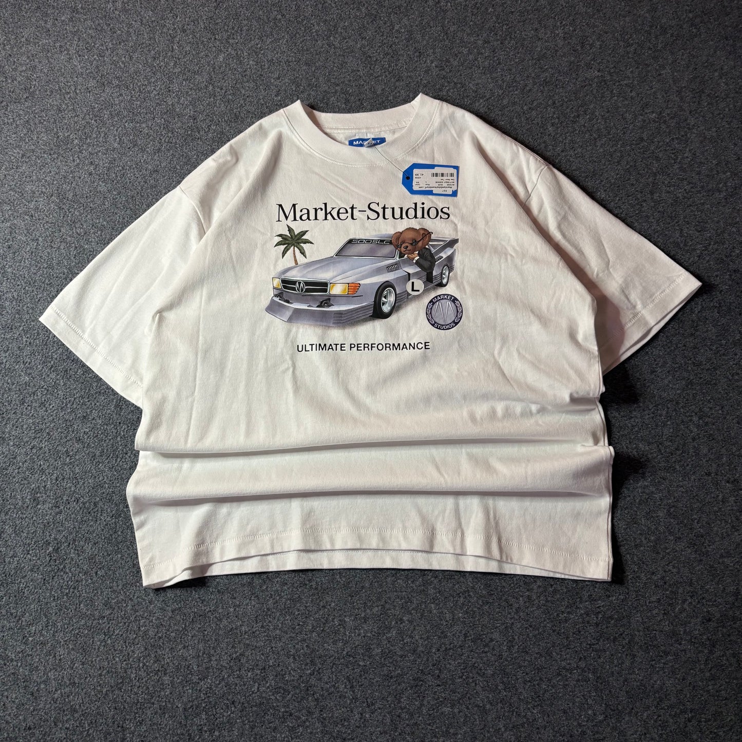 Market studios des bear tee