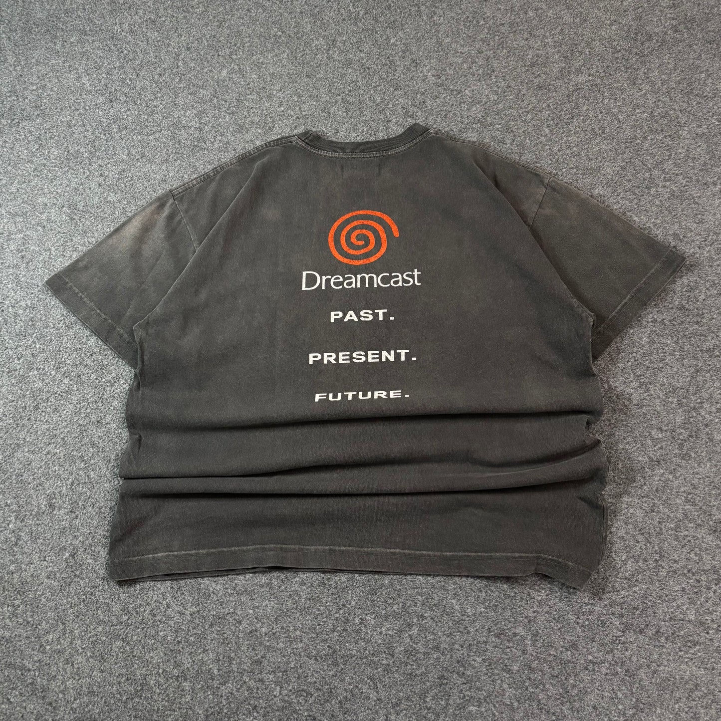 Hidden x Sega Dreamcast tee washed black