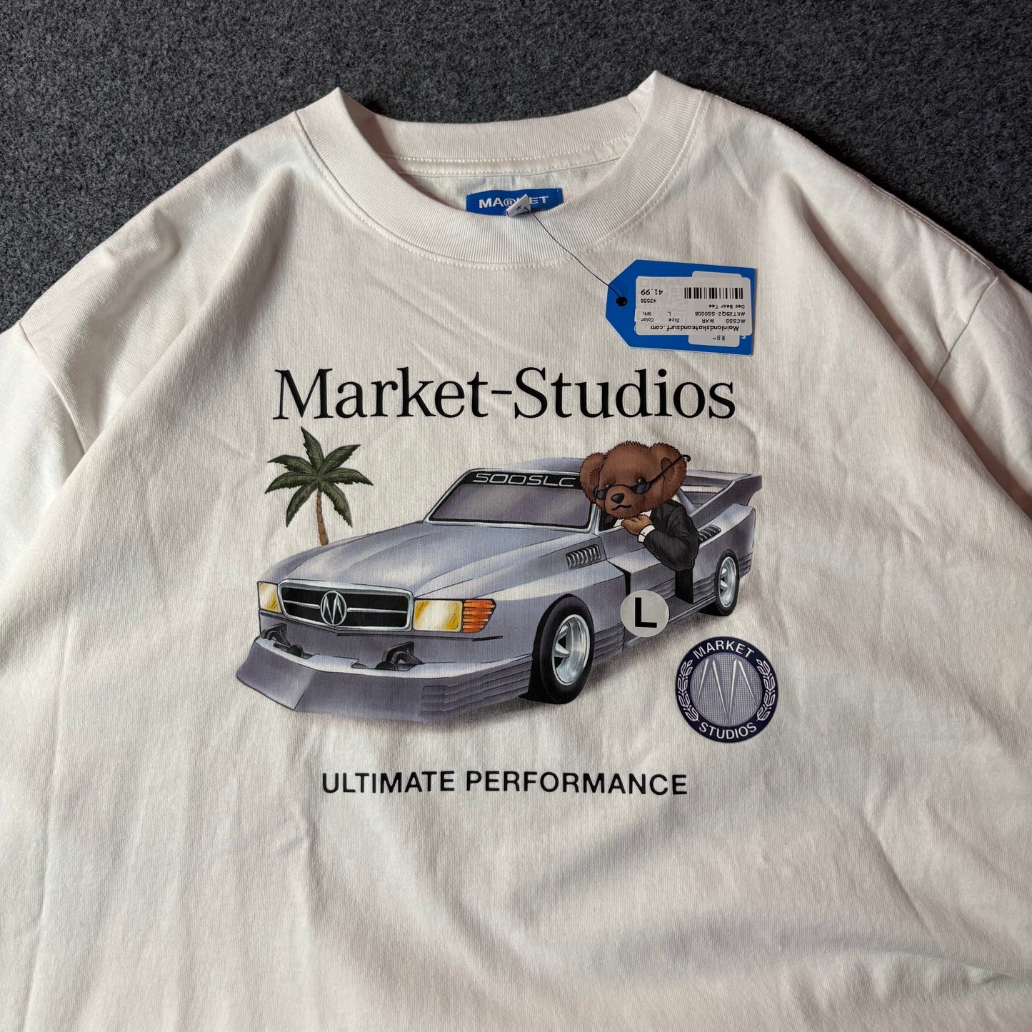 Market studios des bear tee