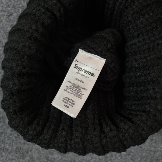 Supreme ribbed classic logo beanie black