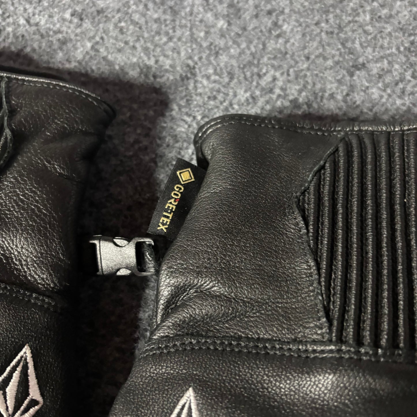 Volcom x Goretex leather gloves
