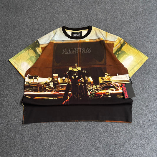 Pleasures x Boiler Room venue heavyweight tee