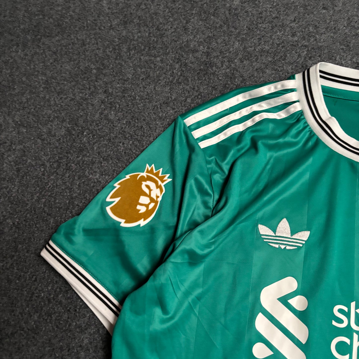Liverpool Szoboszlai 25/26 tercer jersey