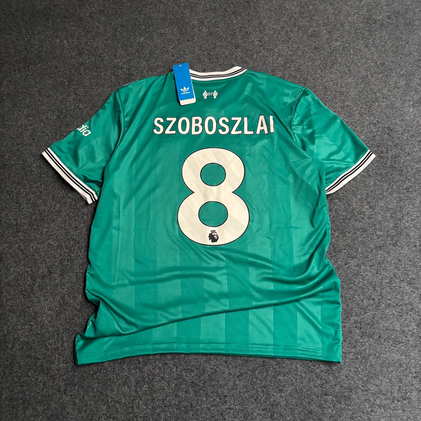 Liverpool Szoboszlai 25/26 tercer jersey