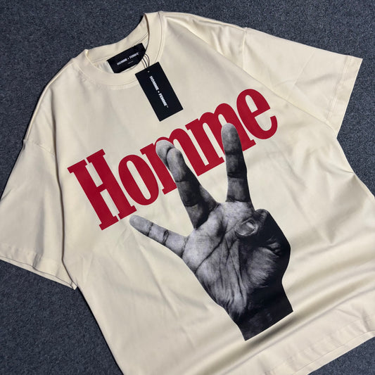 Homme Femme twisted fingers beige red tee