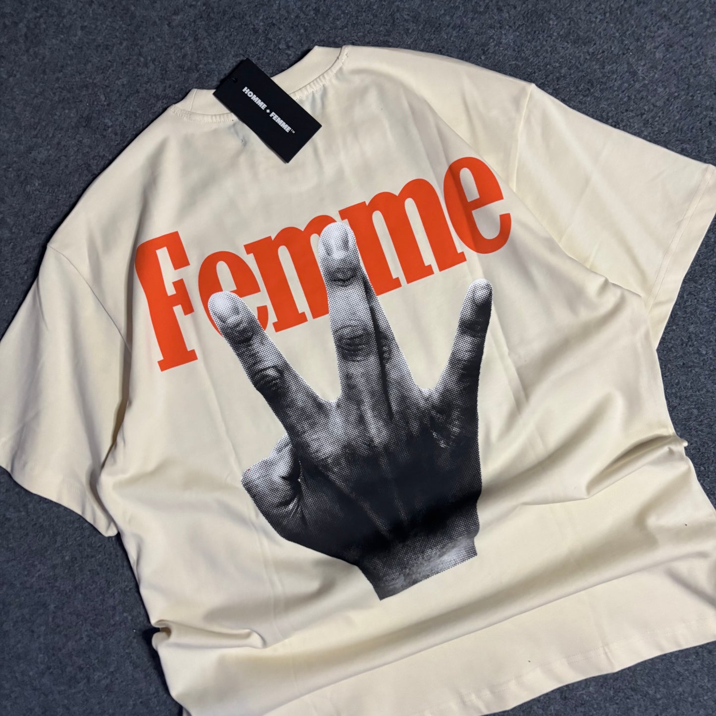 Homme Femme twisted fingers orange tee