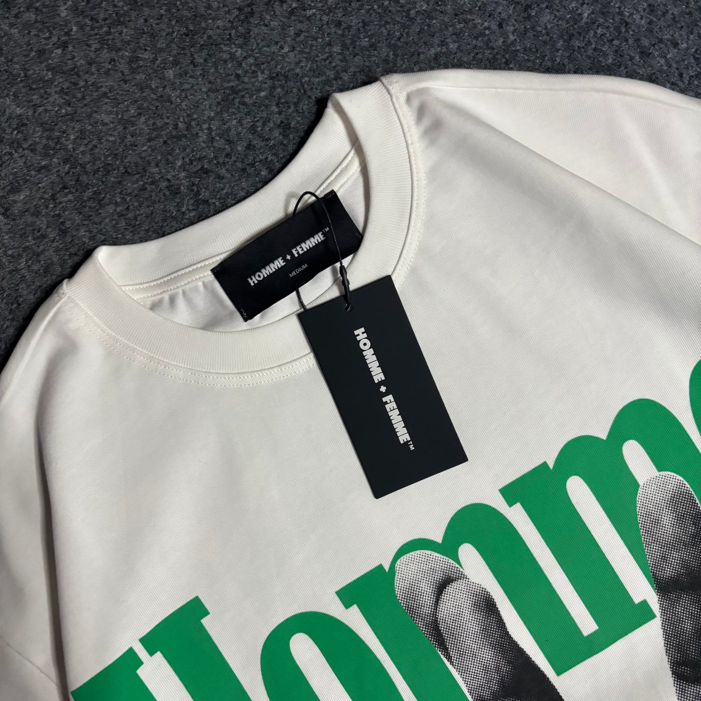 Homme Femme twisted fingers white green
