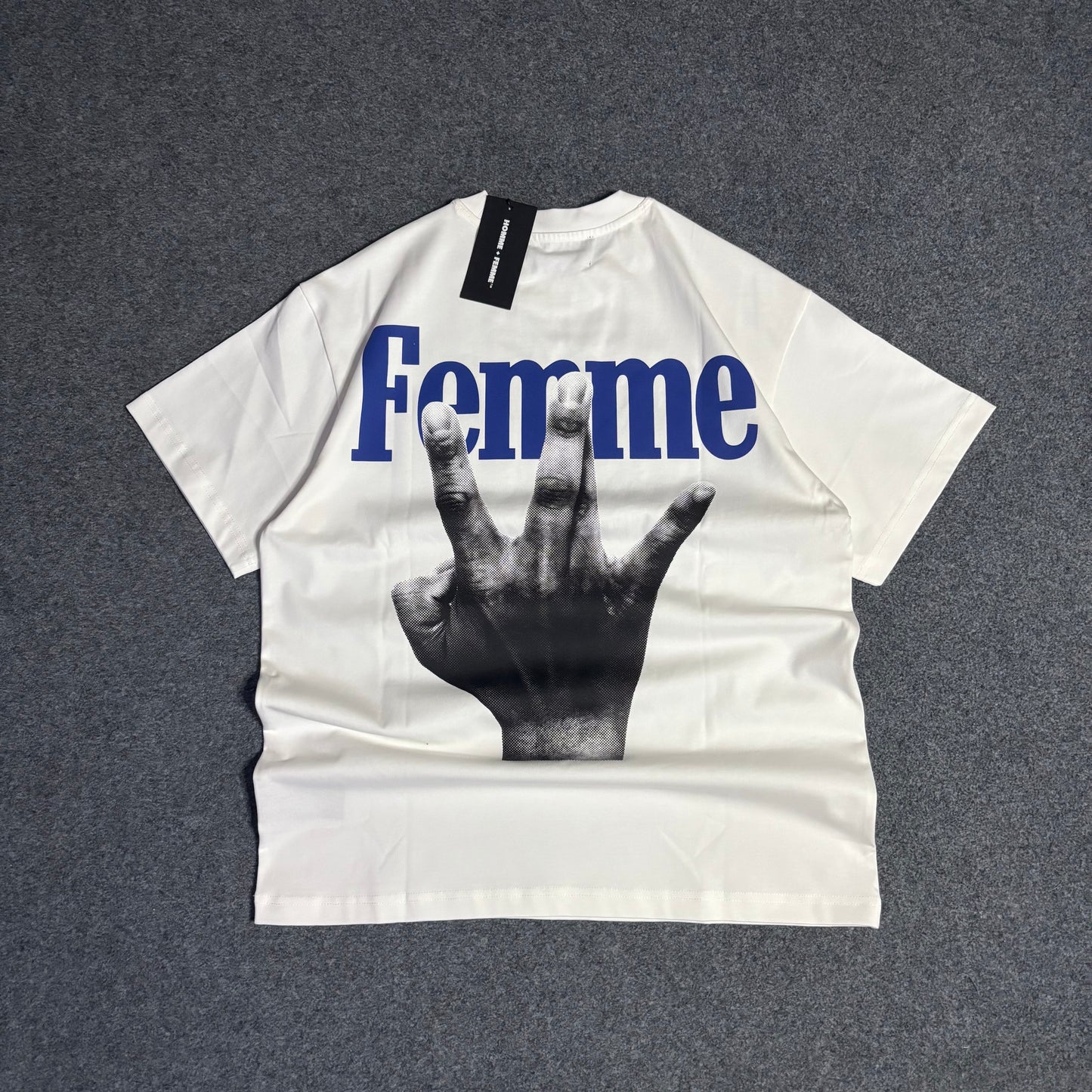 Homme Femme twisted fingers white blue tee