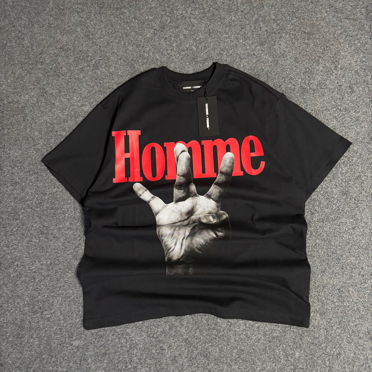 Homme Femme twisted fingers tee black