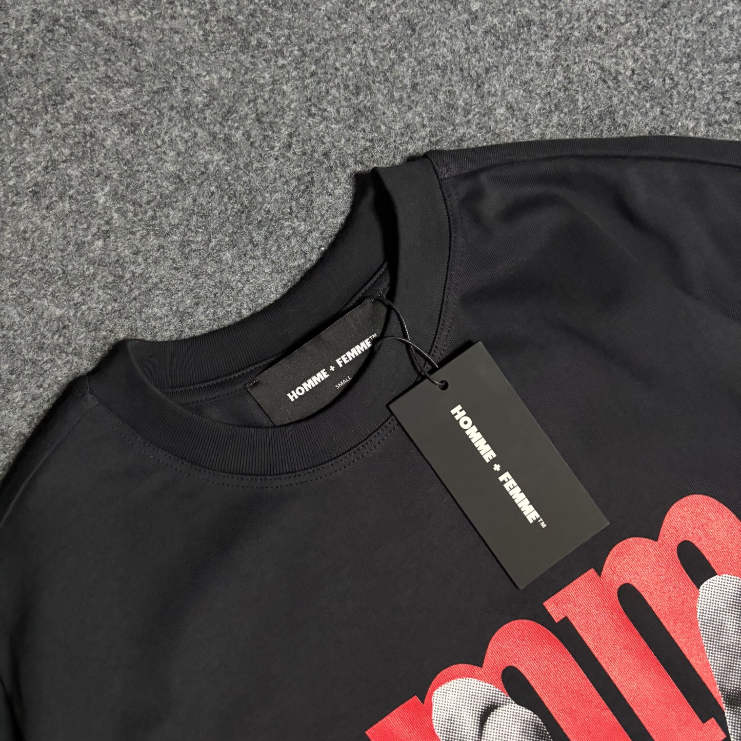 Homme Femme twisted fingers tee black