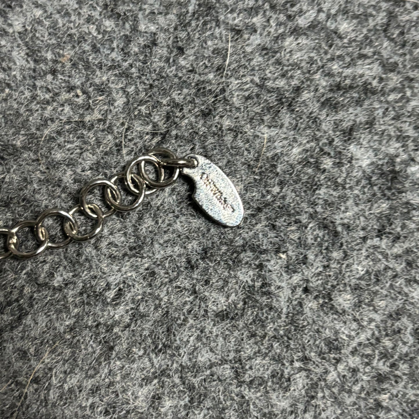 Off White arrow chain brazalete bi tone