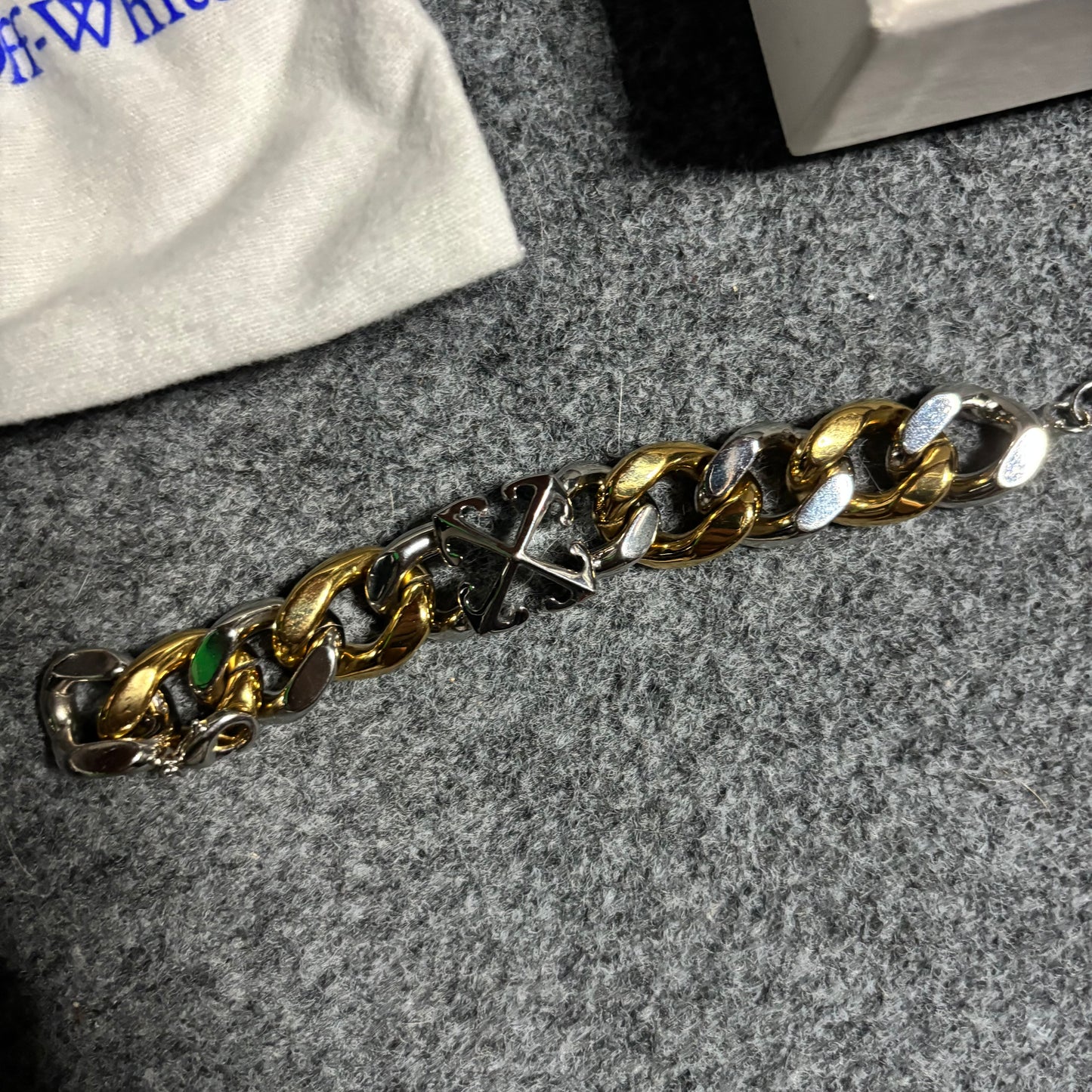 Off White arrow chain brazalete bi tone